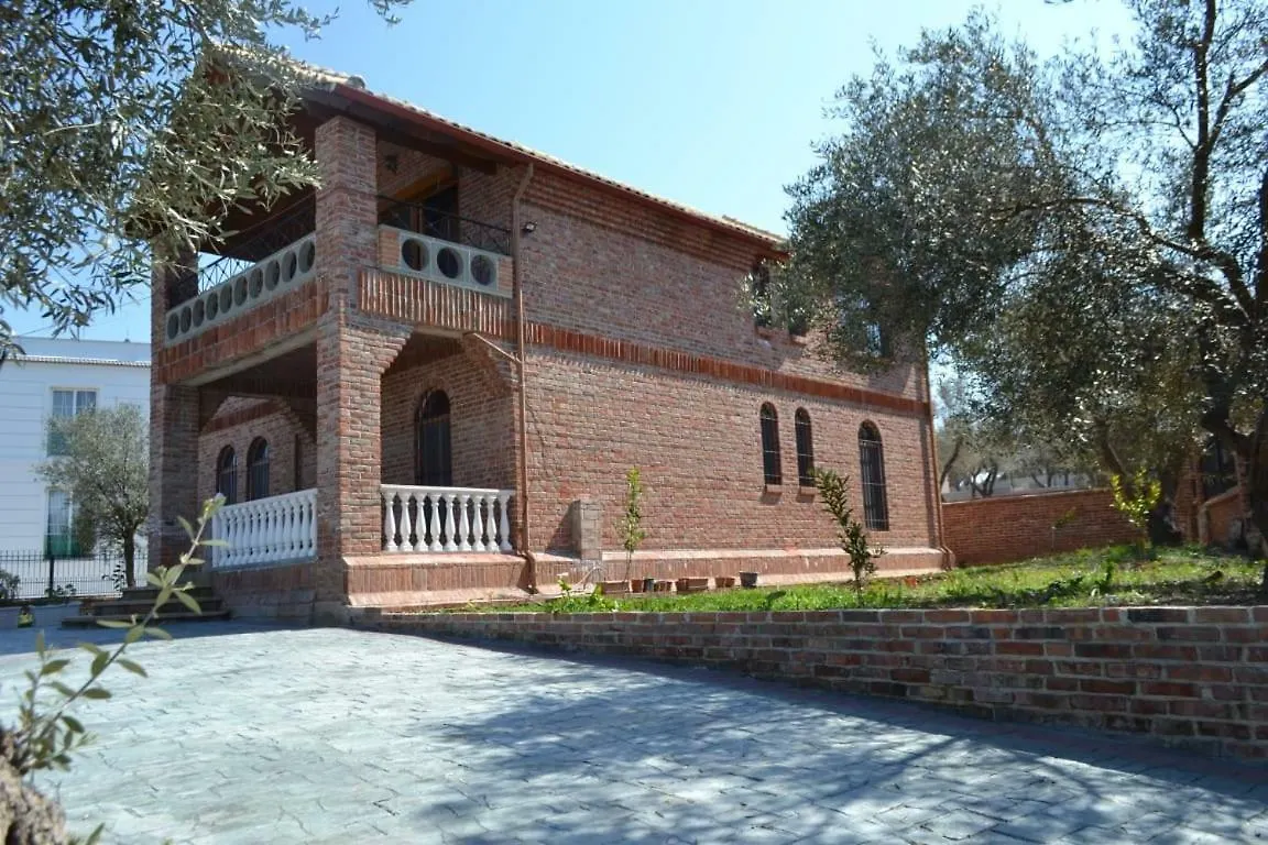Πανσιόν Brick House Ξενοδοχείο Εξαμίλιο Αλβανία